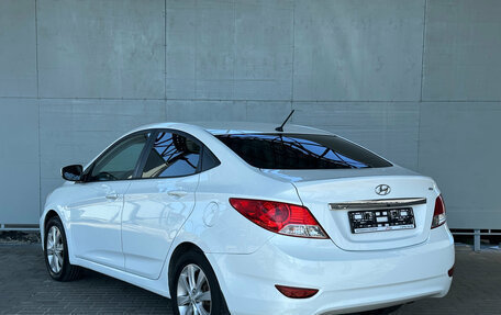 Hyundai Solaris II рестайлинг, 2013 год, 830 000 рублей, 5 фотография