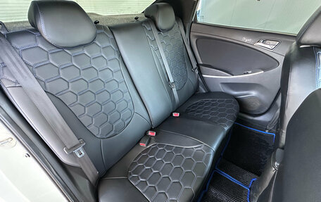 Hyundai Solaris II рестайлинг, 2013 год, 830 000 рублей, 13 фотография