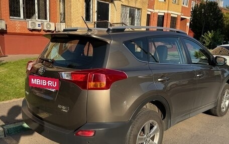 Toyota RAV4, 2015 год, 1 800 000 рублей, 3 фотография