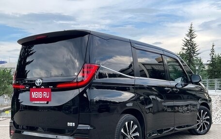 Toyota Noah, 2022 год, 3 750 000 рублей, 6 фотография