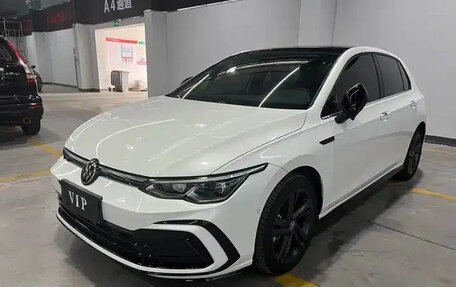Volkswagen Golf VIII, 2022 год, 1 830 000 рублей, 1 фотография