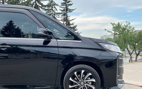 Toyota Noah, 2022 год, 3 750 000 рублей, 10 фотография