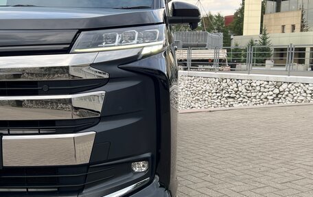 Toyota Noah, 2022 год, 3 750 000 рублей, 14 фотография