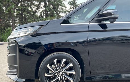 Toyota Noah, 2022 год, 3 750 000 рублей, 12 фотография