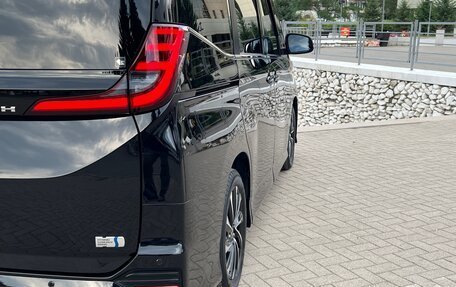 Toyota Noah, 2022 год, 3 750 000 рублей, 19 фотография