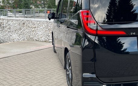Toyota Noah, 2022 год, 3 750 000 рублей, 18 фотография