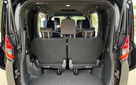 Toyota Noah, 2022 год, 3 750 000 рублей, 30 фотография