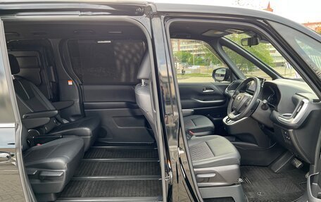 Toyota Noah, 2022 год, 3 750 000 рублей, 39 фотография