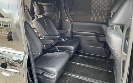 Toyota Noah, 2022 год, 3 750 000 рублей, 38 фотография