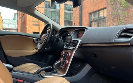 Volvo V40 Cross Country I, 2019 год, 2 100 000 рублей, 18 фотография