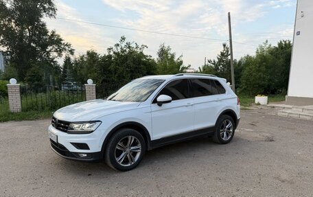 Volkswagen Tiguan II, 2018 год, 2 670 000 рублей, 3 фотография