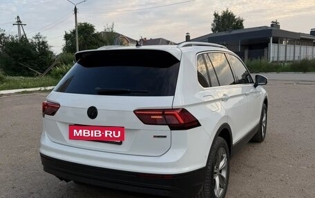Volkswagen Tiguan II, 2018 год, 2 670 000 рублей, 8 фотография