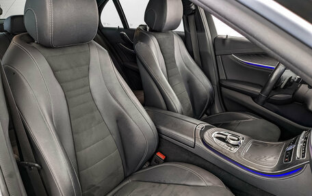 Mercedes-Benz E-Класс, 2019 год, 3 868 250 рублей, 23 фотография