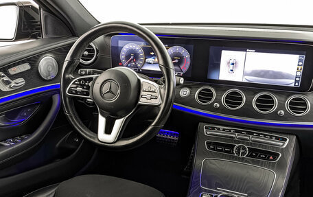Mercedes-Benz E-Класс, 2019 год, 3 868 250 рублей, 29 фотография