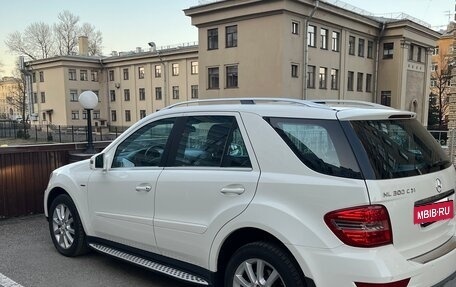 Mercedes-Benz M-Класс, 2010 год, 2 150 000 рублей, 3 фотография