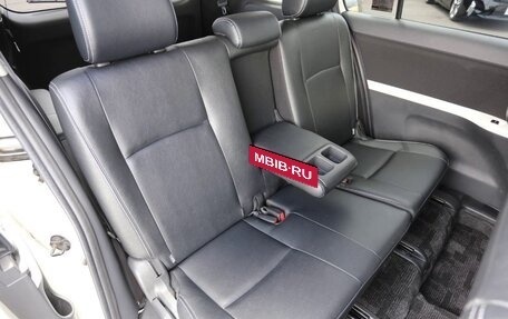 Toyota ISis I, 2016 год, 962 000 рублей, 32 фотография
