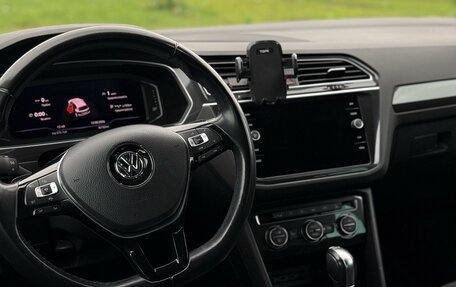 Volkswagen Tiguan II, 2019 год, 3 070 000 рублей, 8 фотография