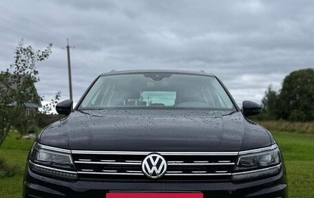 Volkswagen Tiguan II, 2019 год, 3 070 000 рублей, 5 фотография