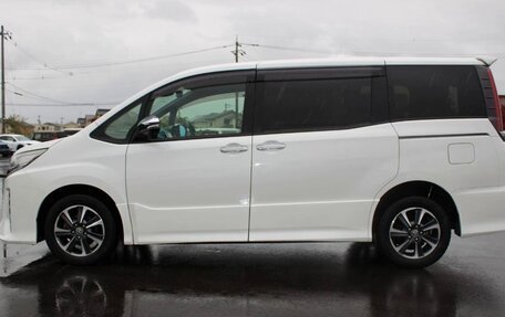 Toyota Noah III, 2021 год, 1 742 000 рублей, 4 фотография