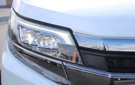 Toyota Noah III, 2021 год, 1 742 000 рублей, 11 фотография