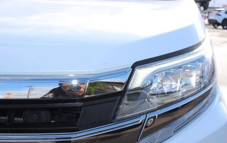 Toyota Noah III, 2021 год, 1 742 000 рублей, 12 фотография