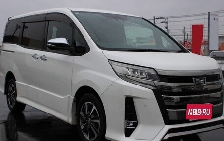 Toyota Noah III, 2021 год, 1 742 000 рублей, 9 фотография