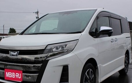 Toyota Noah III, 2021 год, 1 742 000 рублей, 2 фотография
