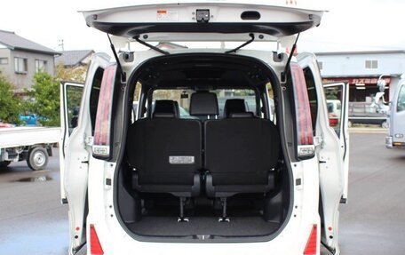 Toyota Noah III, 2021 год, 1 742 000 рублей, 35 фотография