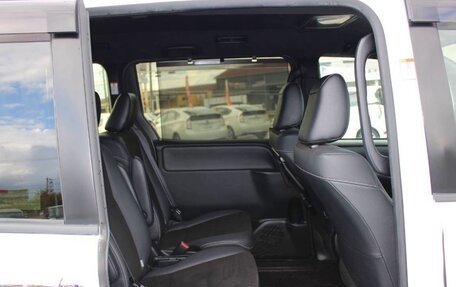 Toyota Noah III, 2021 год, 1 742 000 рублей, 32 фотография