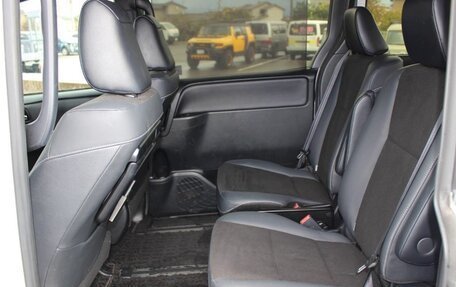 Toyota Noah III, 2021 год, 1 742 000 рублей, 31 фотография