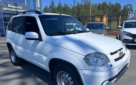 Chevrolet Niva I рестайлинг, 2015 год, 489 000 рублей, 3 фотография