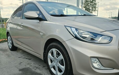 Hyundai Solaris II рестайлинг, 2012 год, 900 000 рублей, 2 фотография
