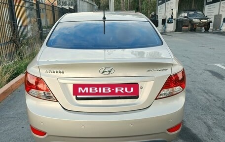 Hyundai Solaris II рестайлинг, 2012 год, 900 000 рублей, 4 фотография