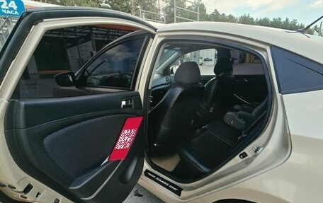 Hyundai Solaris II рестайлинг, 2012 год, 900 000 рублей, 8 фотография