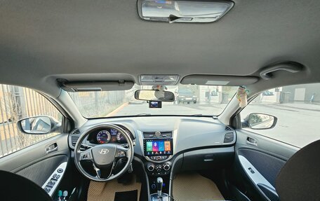 Hyundai Solaris II рестайлинг, 2012 год, 900 000 рублей, 13 фотография