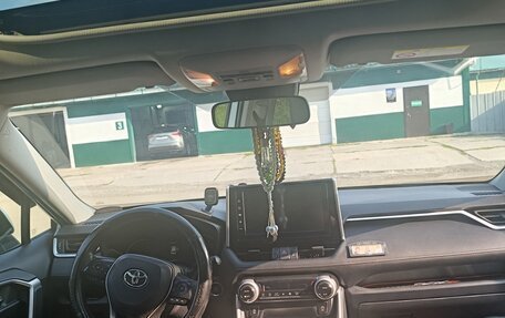 Toyota RAV4, 2020 год, 2 900 000 рублей, 5 фотография