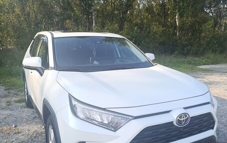 Toyota RAV4, 2020 год, 2 900 000 рублей, 7 фотография