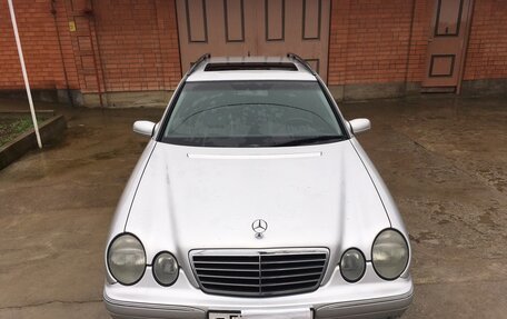 Mercedes-Benz E-Класс, 2001 год, 420 000 рублей, 2 фотография