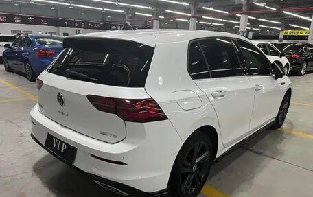 Volkswagen Golf VIII, 2022 год, 1 830 000 рублей, 6 фотография