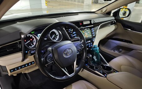 Toyota Camry, 2018 год, 3 200 000 рублей, 7 фотография