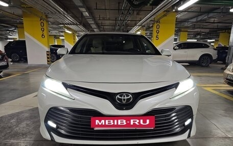 Toyota Camry, 2018 год, 3 200 000 рублей, 11 фотография