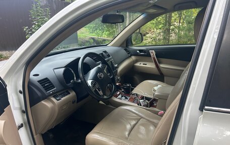 Toyota Highlander III, 2012 год, 1 785 000 рублей, 4 фотография