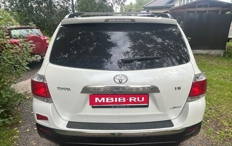 Toyota Highlander III, 2012 год, 1 785 000 рублей, 2 фотография