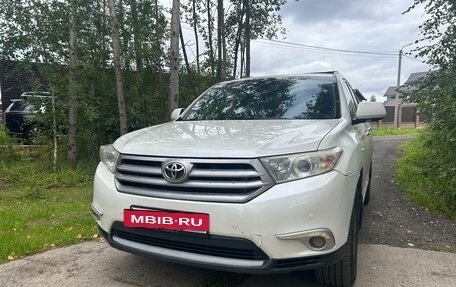Toyota Highlander III, 2012 год, 1 785 000 рублей, 6 фотография