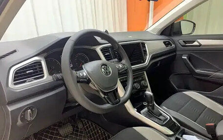 Volkswagen T-Roc I, 2023 год, 1 710 000 рублей, 8 фотография