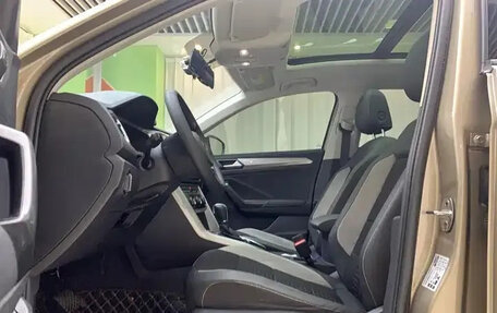 Volkswagen T-Roc I, 2023 год, 1 710 000 рублей, 9 фотография