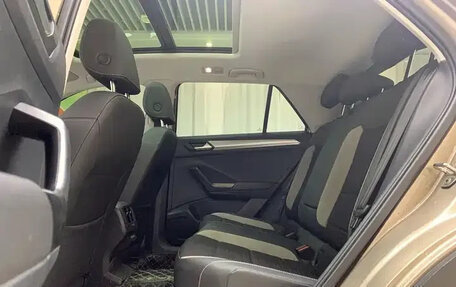 Volkswagen T-Roc I, 2023 год, 1 710 000 рублей, 10 фотография