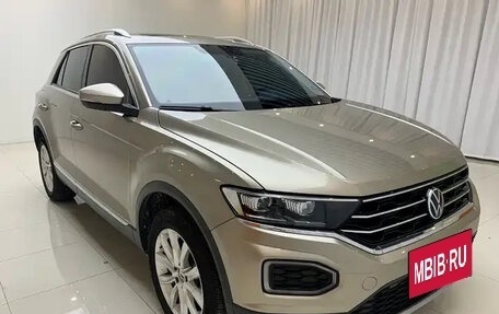 Volkswagen T-Roc I, 2023 год, 1 710 000 рублей, 3 фотография