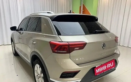 Volkswagen T-Roc I, 2023 год, 1 710 000 рублей, 6 фотография