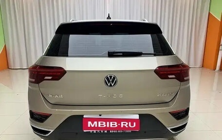 Volkswagen T-Roc I, 2023 год, 1 710 000 рублей, 5 фотография